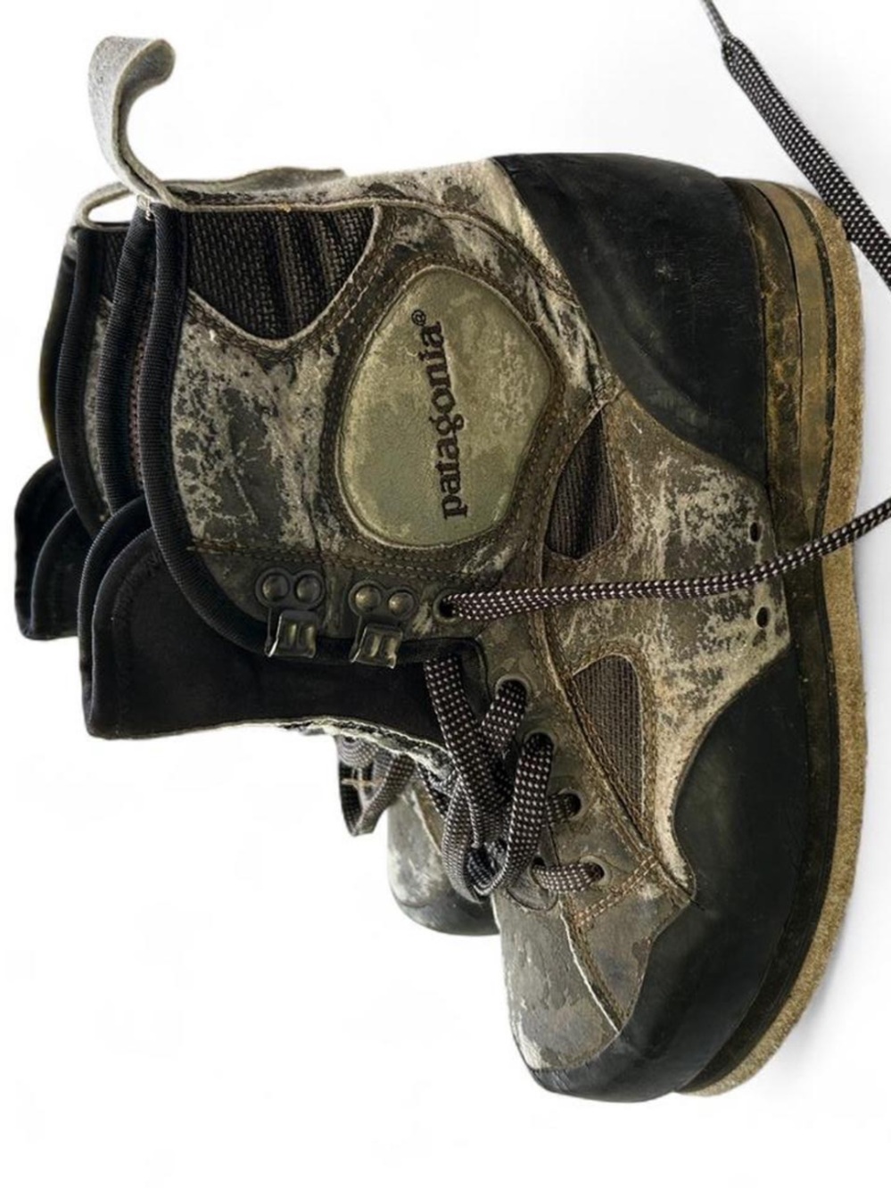 Patagonia Green and Black Camouflage Style Wading Boots - Picture 10 of 10